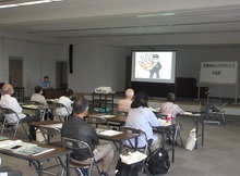 草津警察署員の講話の様子