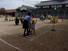 4歳児の歩行教室の様子