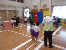3歳児の歩行練習の様子