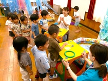 池に魚を戻そうゲームの様子