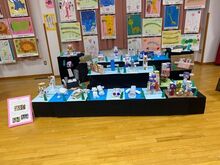 空き箱で作った海の生き物の写真