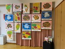 こどもたちの絵画作品の写真