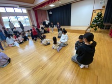 二人組を作っている写真