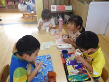 ボルシチを食べている写真