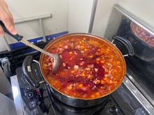 ボルシチを作っている写真