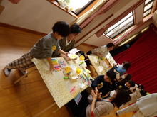 製作をしている写真