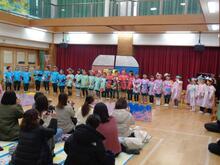 並んで劇をするようす3