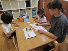 自分の作りたいものを折り紙で作っています