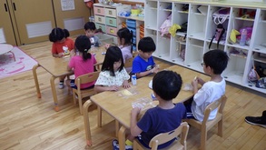 みんなでおやつをいただきます