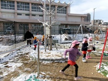 だんだん雪が少なくなってきて、たくさんあるところを探しています。