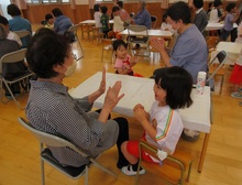 ふれあい遊びを一緒に楽しみました