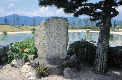 「元朝の見るものにせん不二の山」　～志那町蓮海寺　宗鑑句碑～