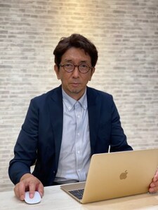 講師