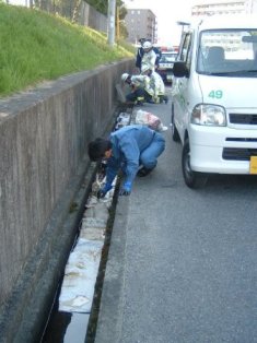 油流出事故の様子1