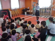手持ち信号で信号の見方を学習