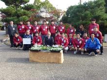 草誠クラブ市内就学前施設への花の植え替え事業激励