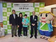 けん玉の全国大会優勝にかかる表敬訪問の写真