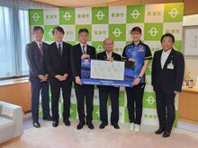 東レアローズ表敬訪問の写真