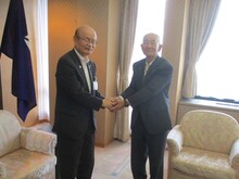 交通安全功労者表彰受賞にかかる表敬訪問の写真