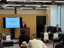 草津市と関西経済連合会のイノベーション創出に資する連携協力に関する協定締結式の写真1