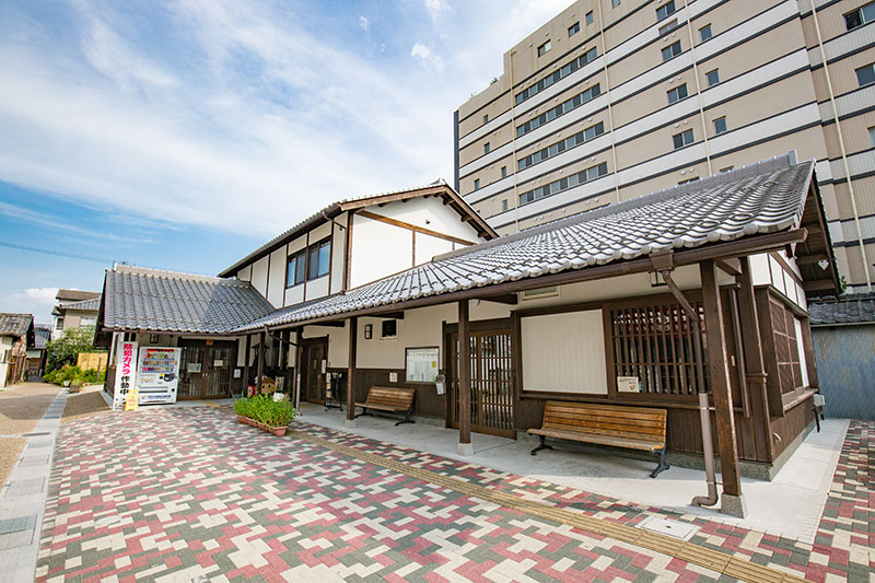 くさつ夢本陣の外観