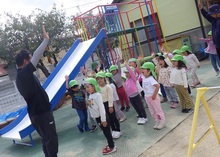 3歳児りす組の体育指導の様子