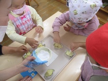 スイートポテトを作る様子