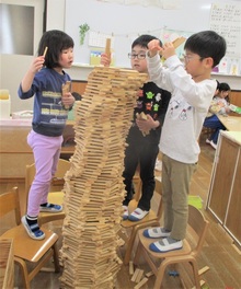 4歳児のカプラで遊ぶ様子