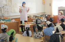 クッキングの説明をしている写真