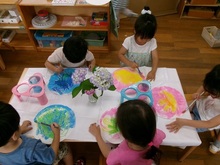 あじさいの絵を描いている写真