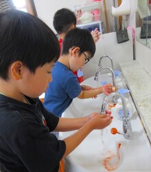 手洗いの様子