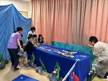 うつぼ電車に乗ります。