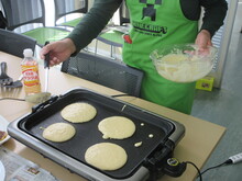 パンケーキ作りの様子2