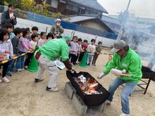 やきいもを焼いている写真