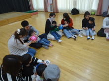 ボールを回している写真