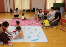 親子で遊んでいる所