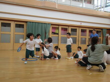 運動するこどもたち