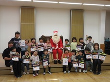 サンタさんと笑顔で写真を撮りました