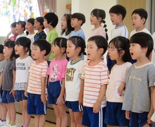5歳児が歌をうたいました
