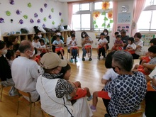 4歳児、抱っこしてもらって嬉しそう。