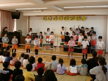 みんなで合奏をする中で、自分の出番を考えて鳴らしています。